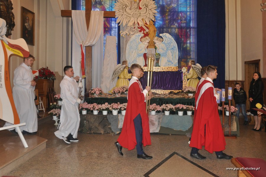001 Procesja liturgiczna.jpg
